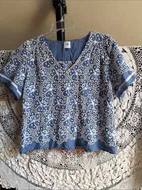 Cabi Blue Embroidered Floral Short Sleeve Top size XL